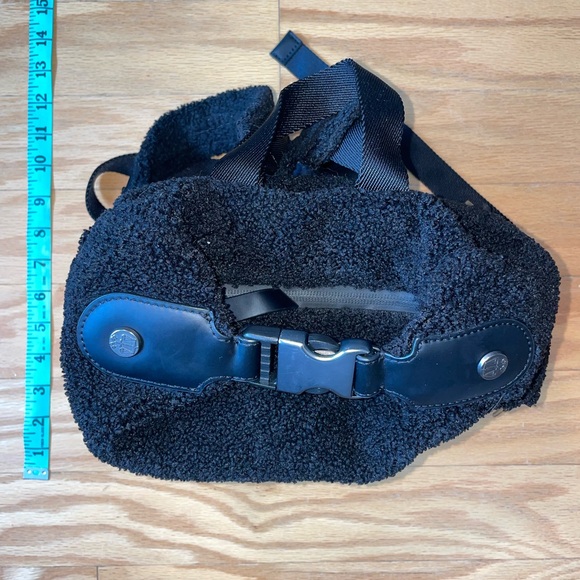 Hunter Black Sherpa Backpack - Picture 2 of 7